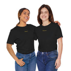 CHEWA Logo T-Shirt - Schwarz / Gold – Produktansicht 7