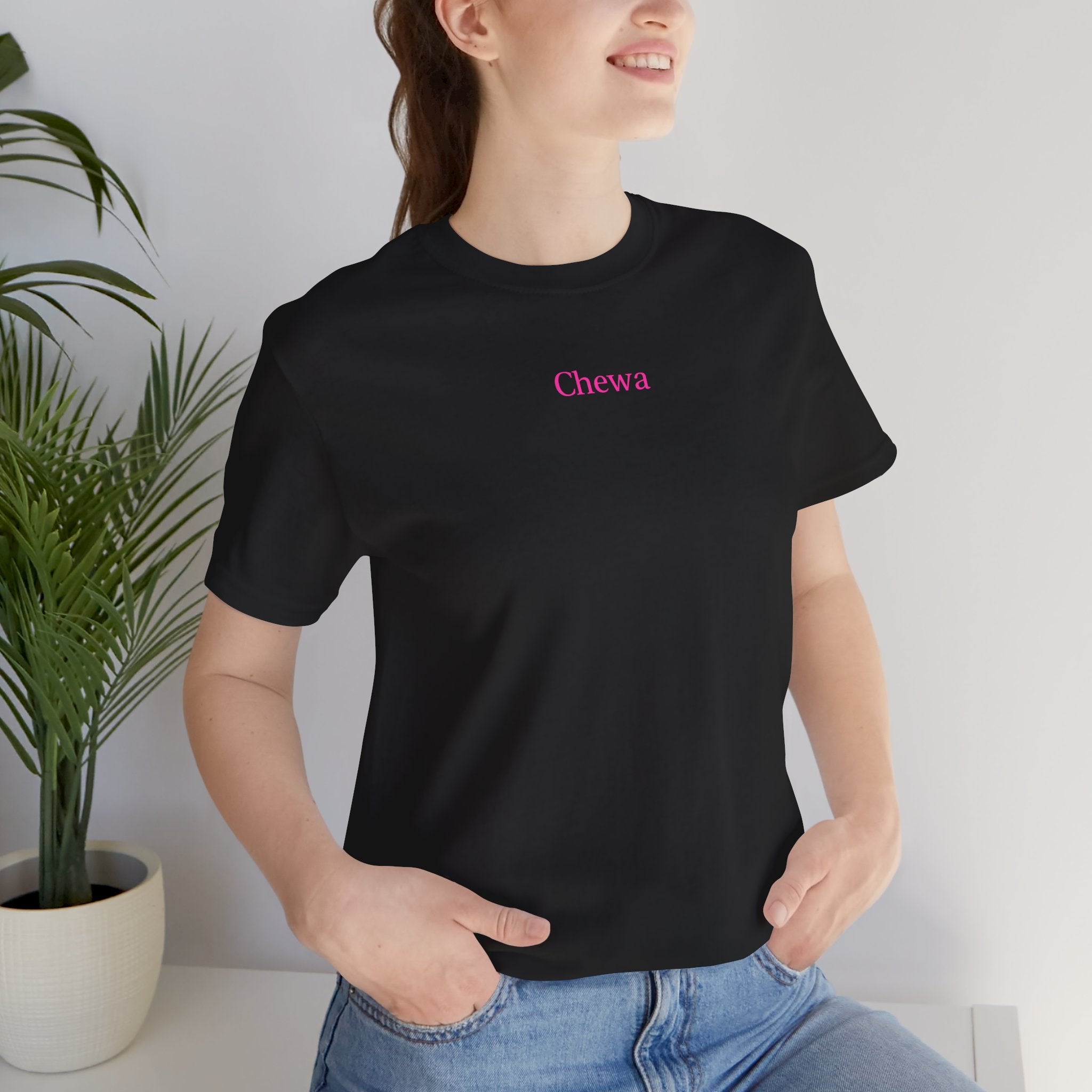 CHEWA Logo T-Shirt - Schwarz/Pink – Produktansicht 4